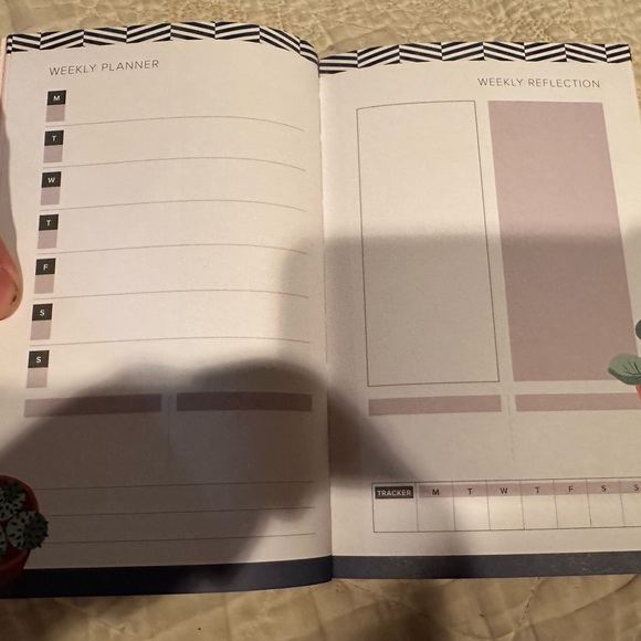 Breathe 52 week planner- New! - Picture 4 of 11